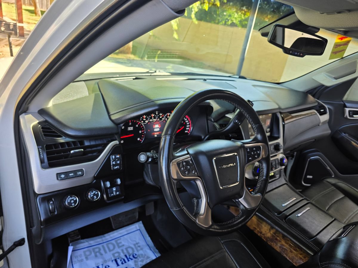 Used 2015 GMC Yukon XL Denali w/ Touring Package AWD/4WD image 11