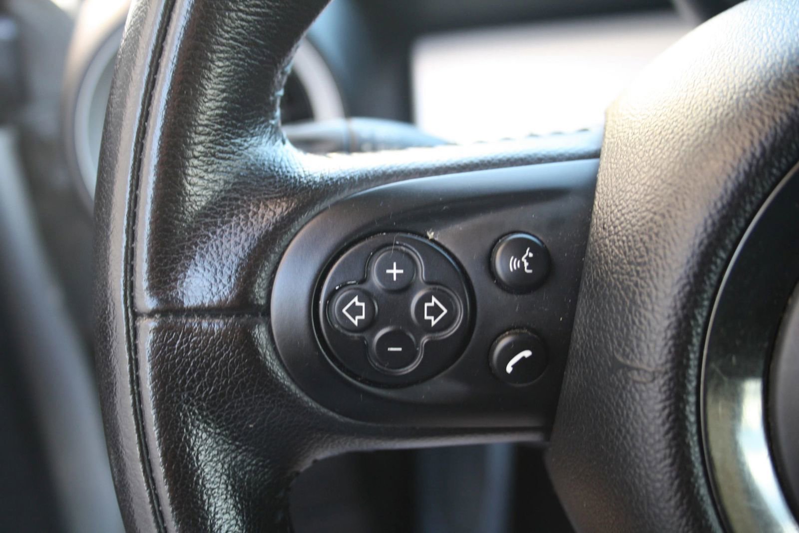 Used 2011 MINI Cooper Hardtop image 17