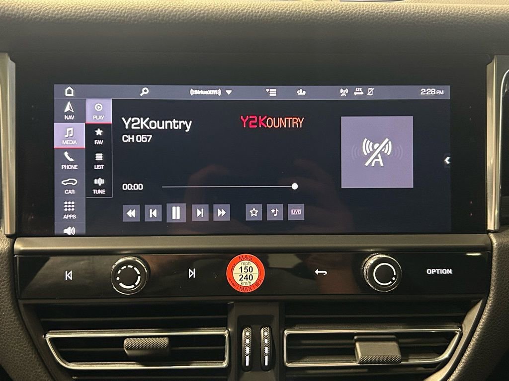 Certified 2023 Porsche Macan Turbo image 19