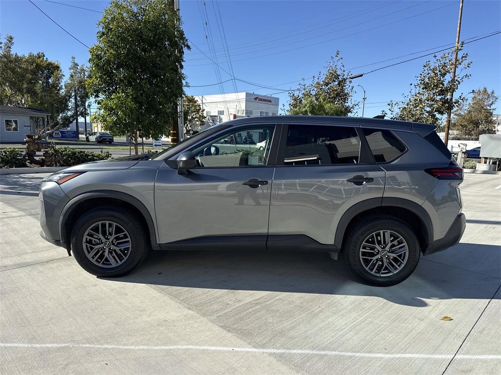 Used 2023 Nissan Rogue S image 6