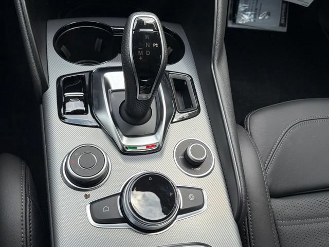 New 2026 Alfa Romeo Giulia AWD image 31