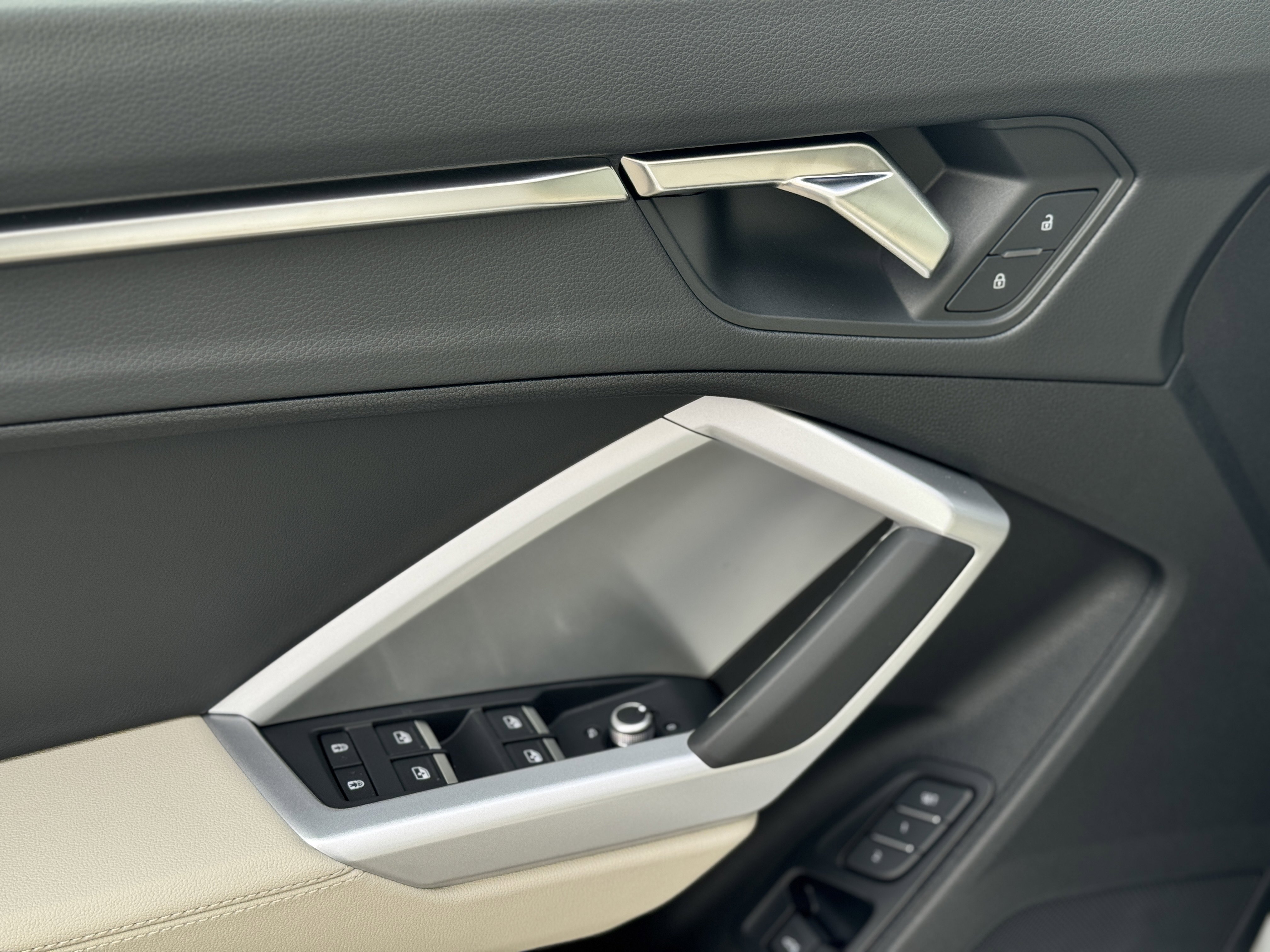 New 2025 Audi Q3 2.0T Premium image 14