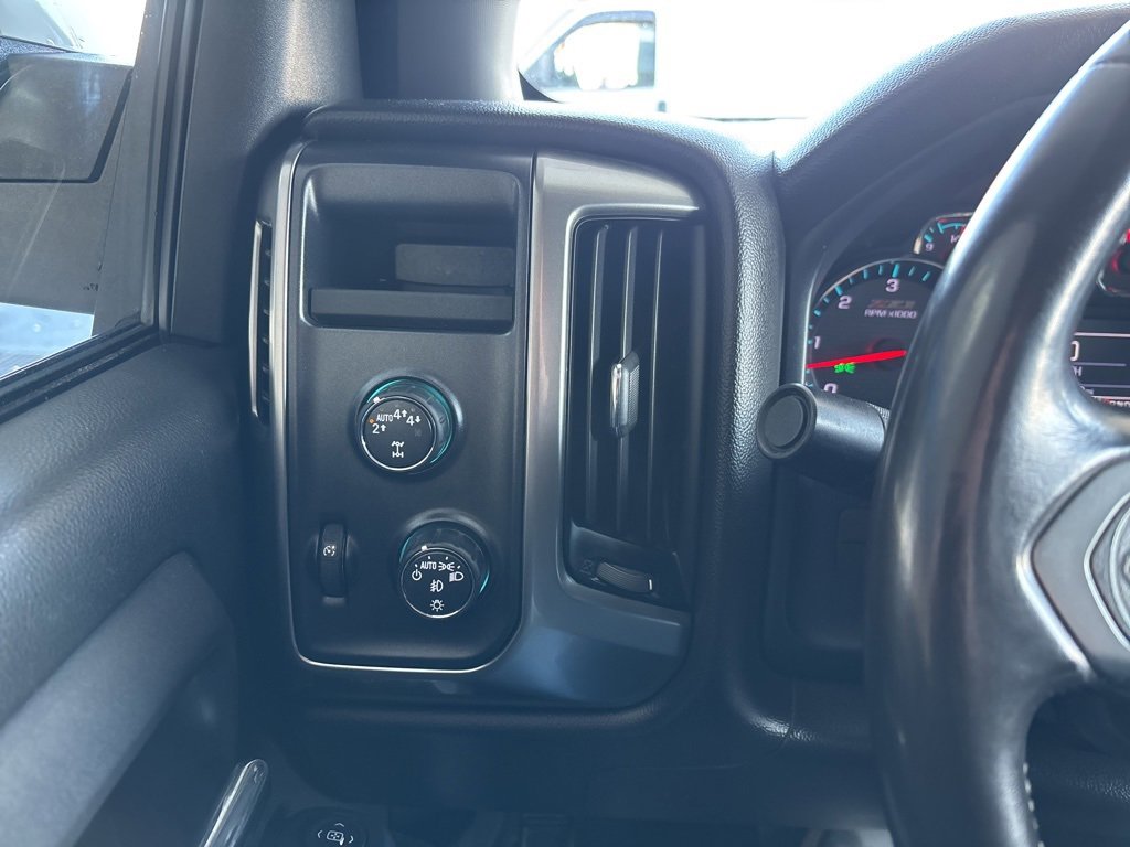 Used 2018 Chevrolet Silverado 1500 LT w/ All Star Edition image 17