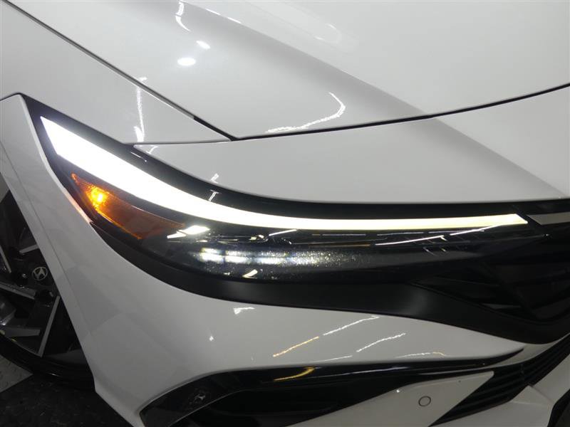 Used 2024 Hyundai Elantra Limited image 14