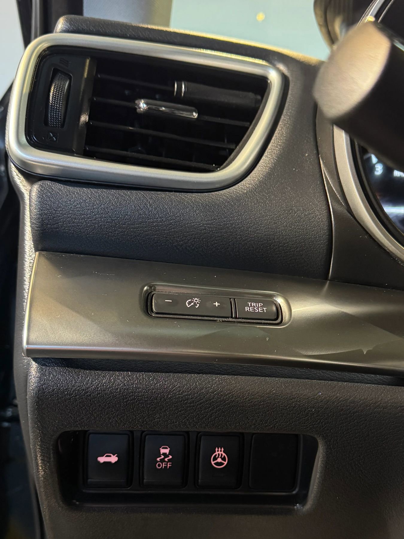 Used 2017 Nissan Maxima SR FWD image 16