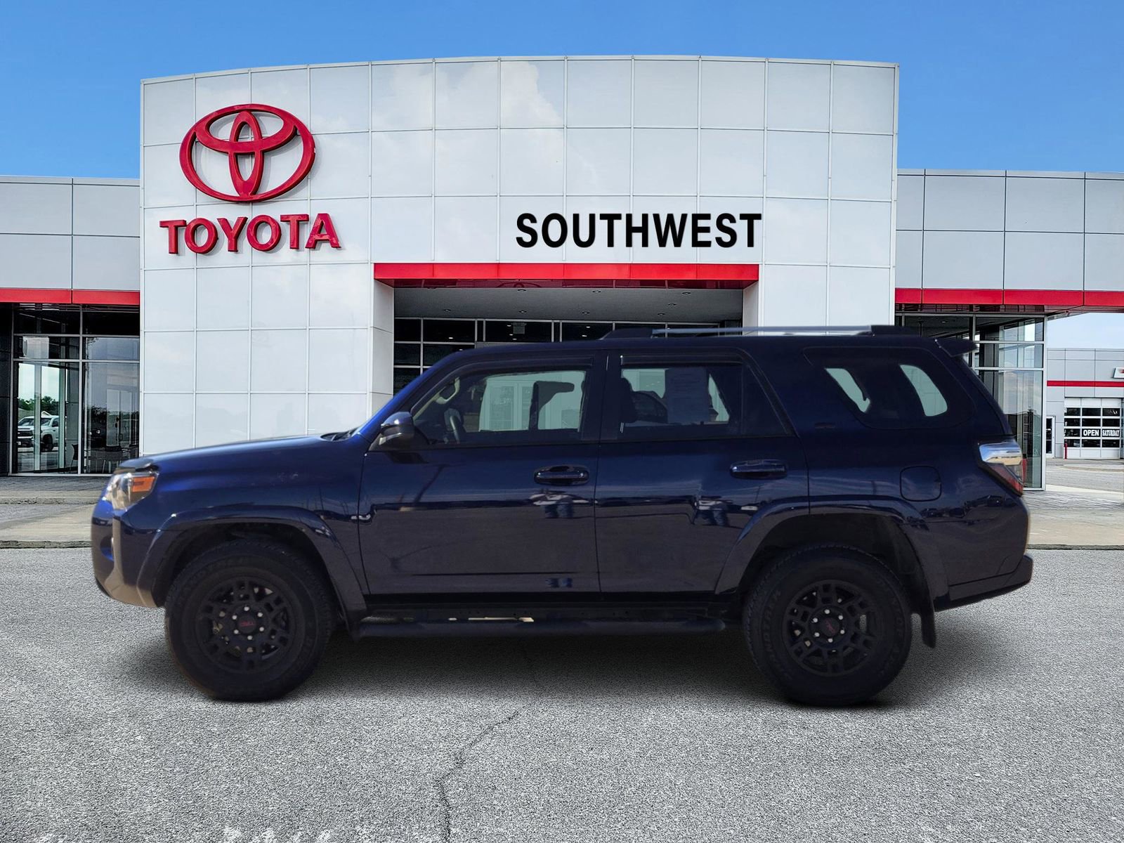 Used 2024 Toyota 4Runner SR5 image 3