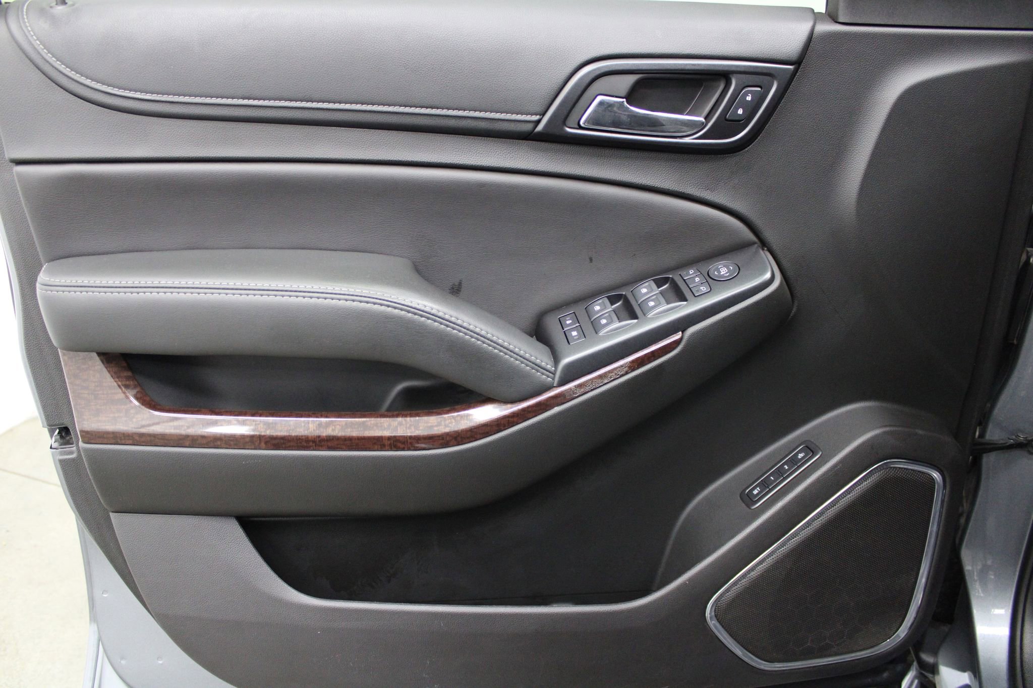 Used 2018 GMC Yukon SLT image 11