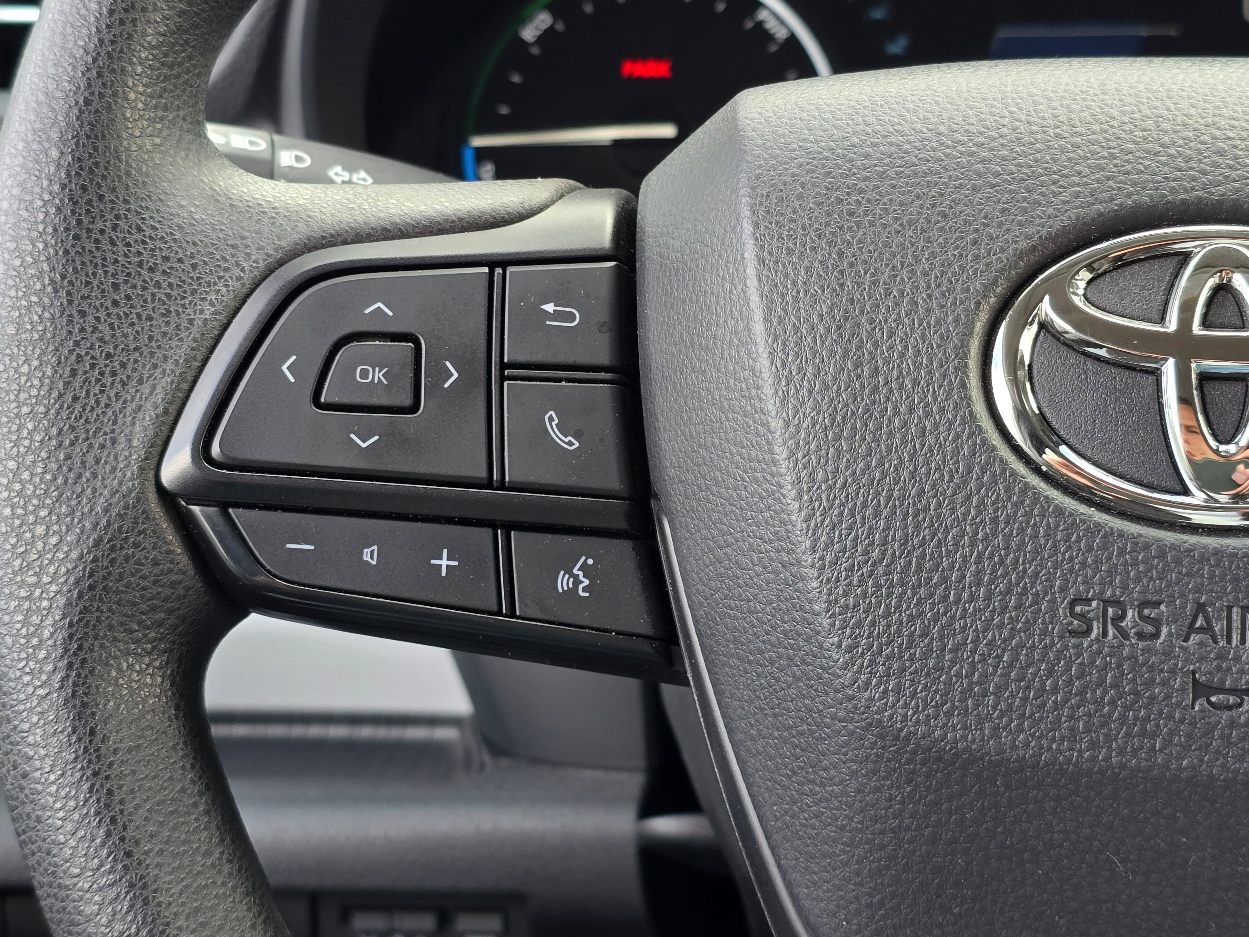 Used 2025 Toyota Sienna LE FWD image 32