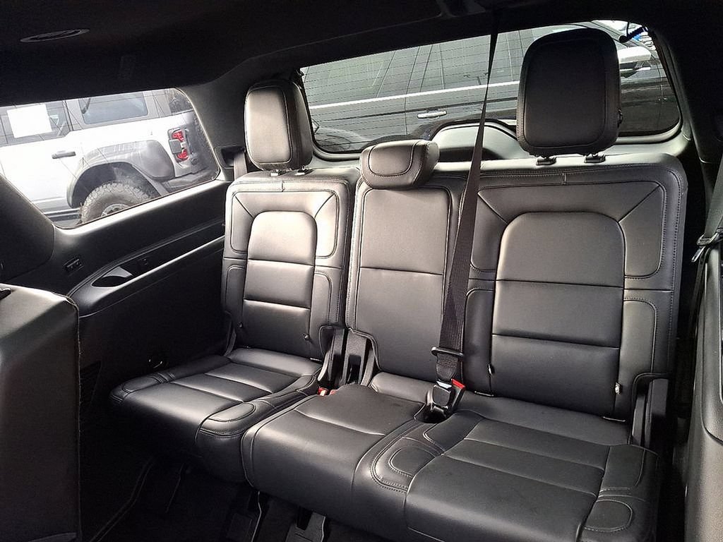 Used 2022 Lincoln Navigator Reserve AWD/4WD image 11
