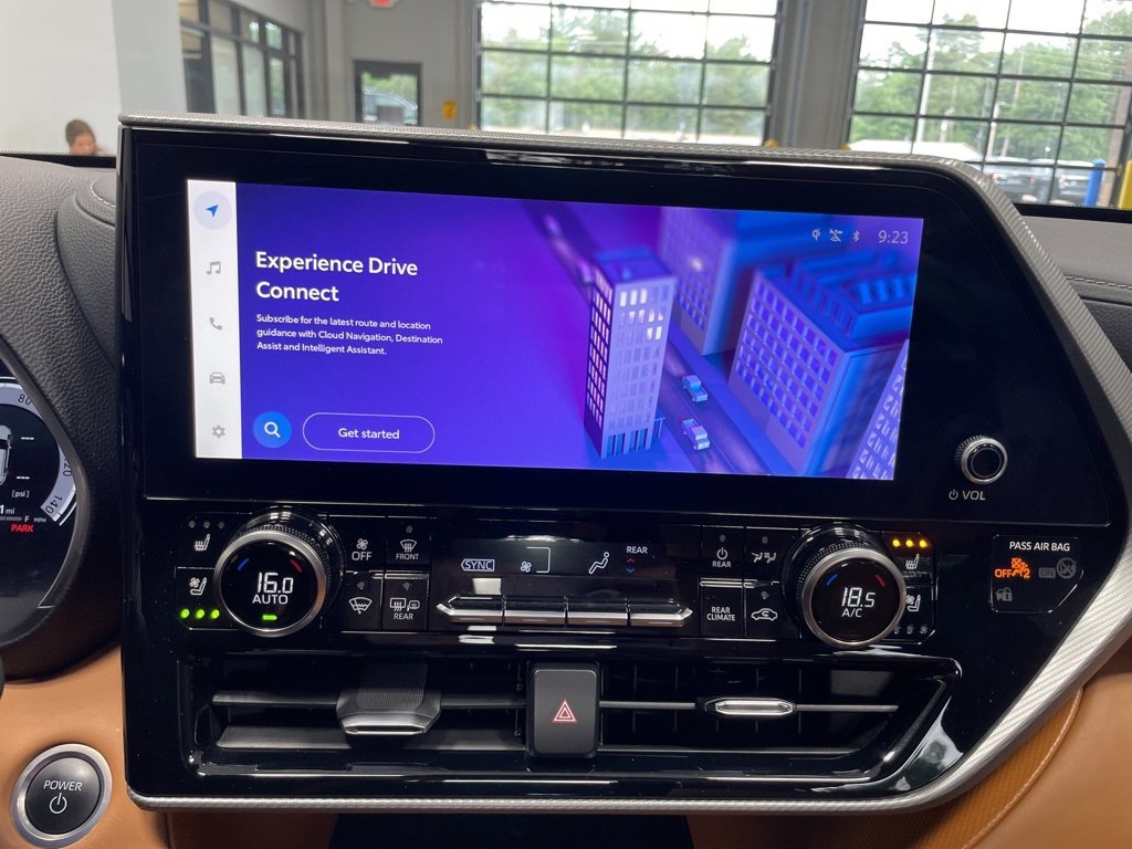 Used 2024 Toyota Highlander Platinum image 35