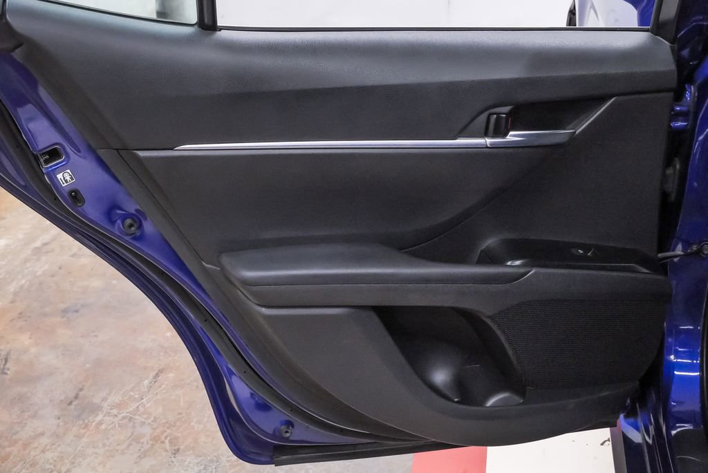 Used 2018 Toyota Camry LE image 25