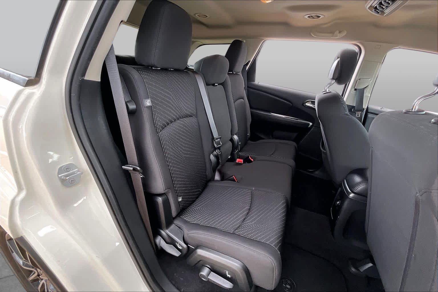 Used 2018 Dodge Journey SE w/ Popular Equipment Group FWD image 19