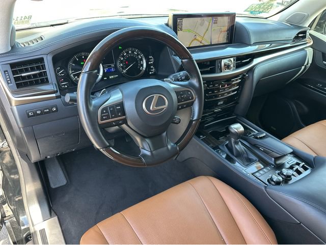 Used 2021 Lexus LX 570 4WD w/ Luxury Package image 16