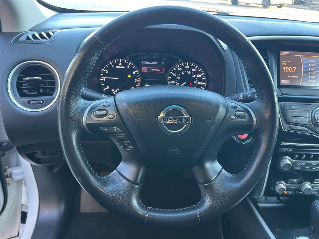 Used 2014 Nissan Pathfinder SV image 14