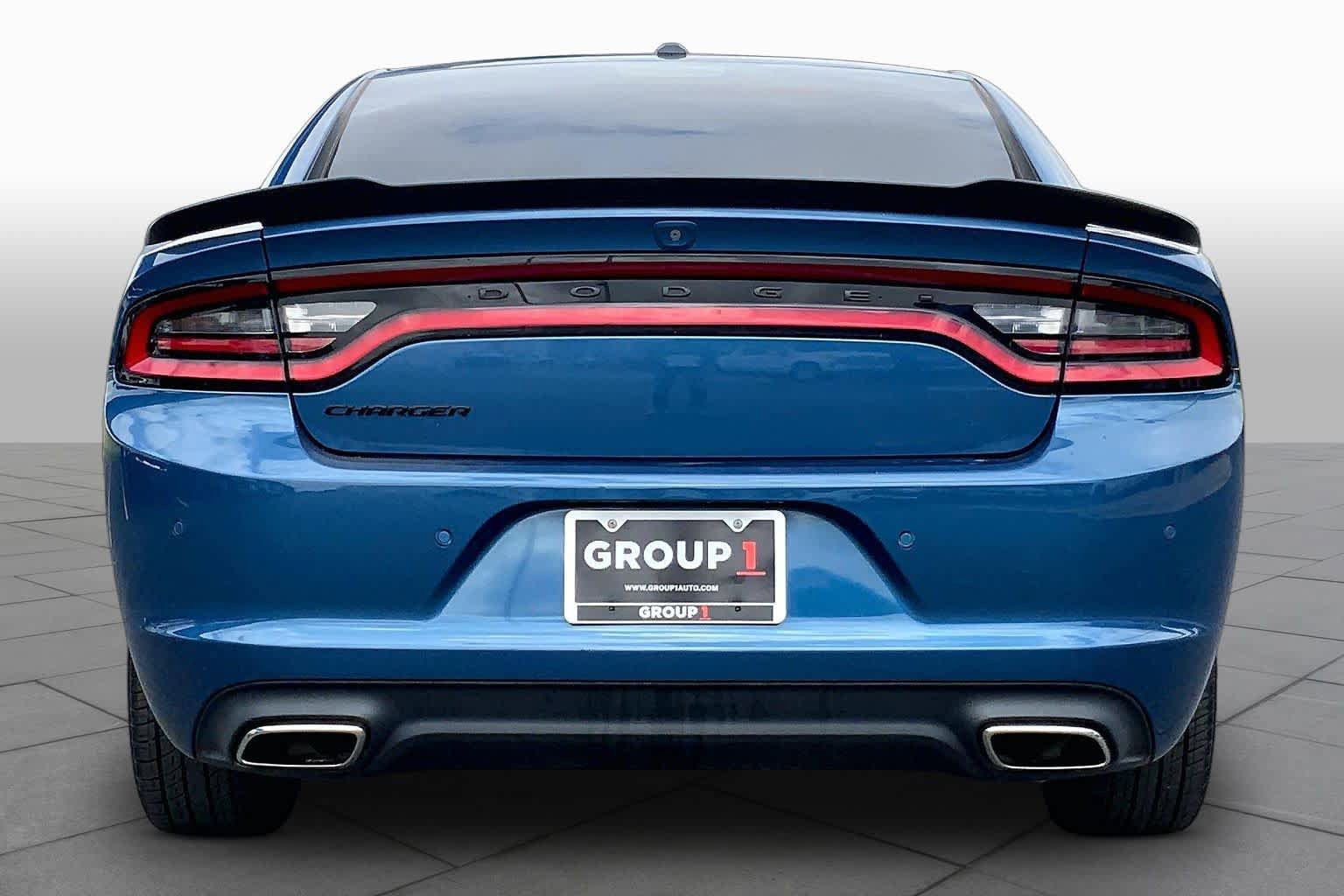Used 2021 Dodge Charger SXT w/ Blacktop Package RWD image 4