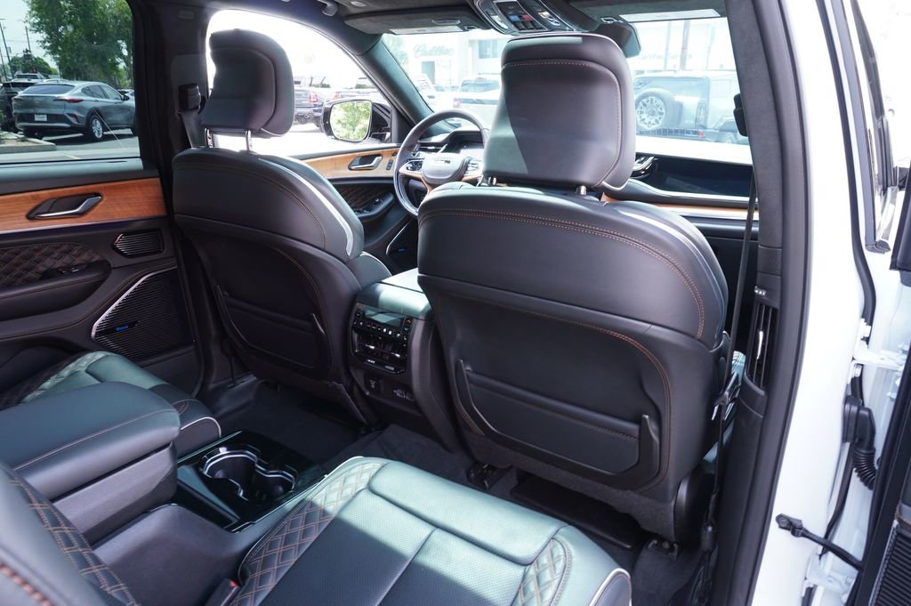 Used 2025 Jeep Grand Cherokee L Summit AWD/4WD image 11