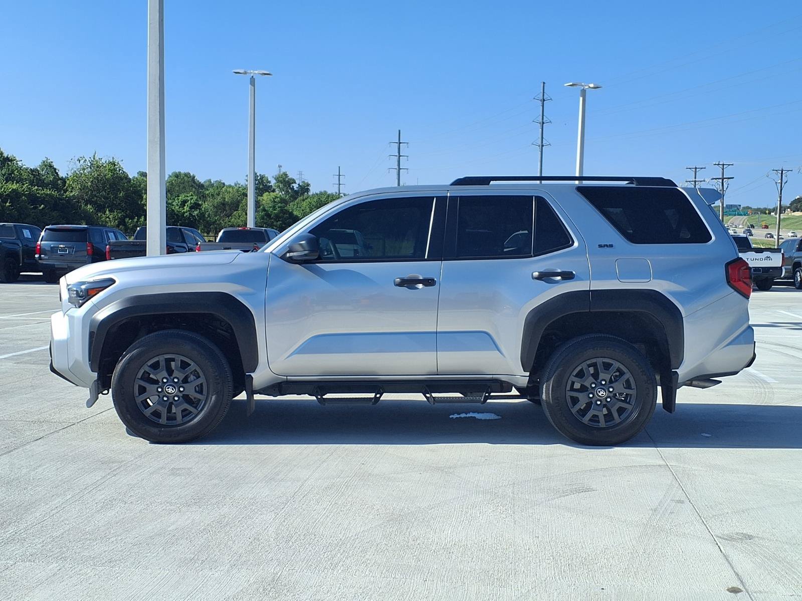 Used 2025 Toyota 4Runner SR5 AWD/4WD image 6