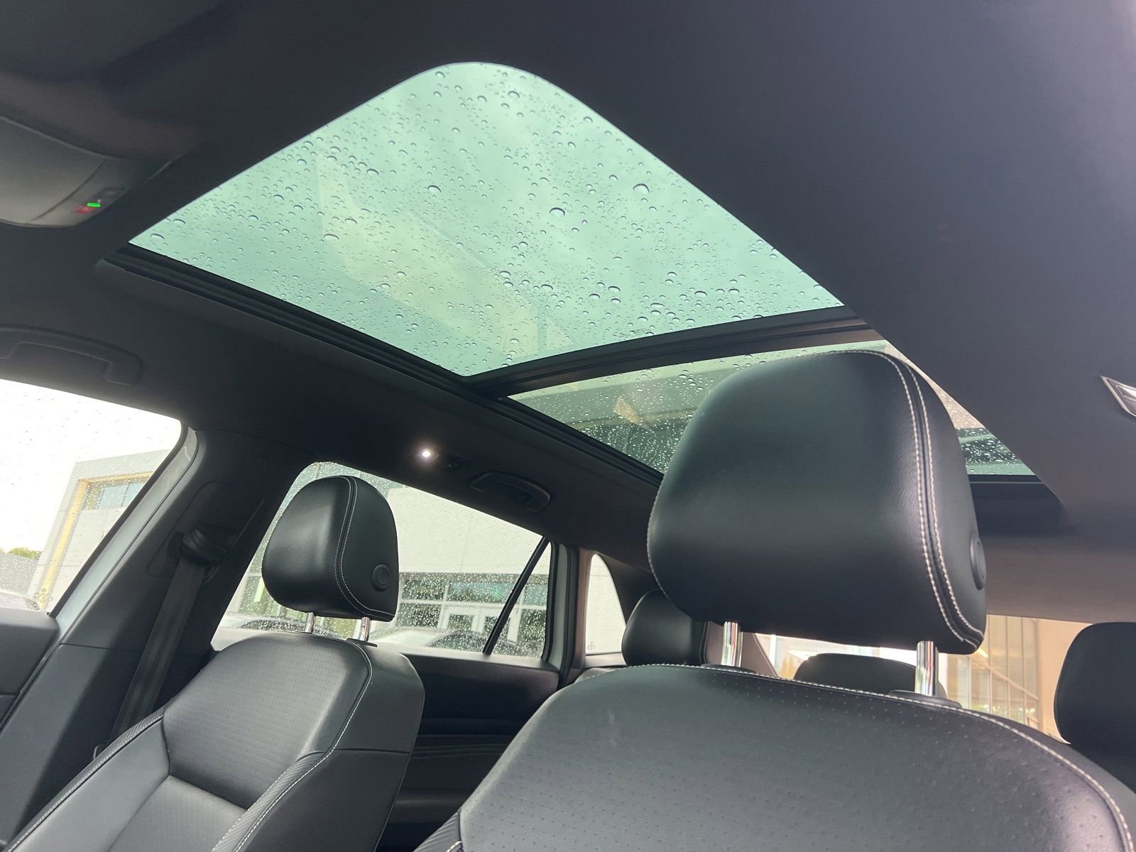Certified 2022 Volkswagen Atlas Cross Sport SEL R-Line AWD/4WD image 23