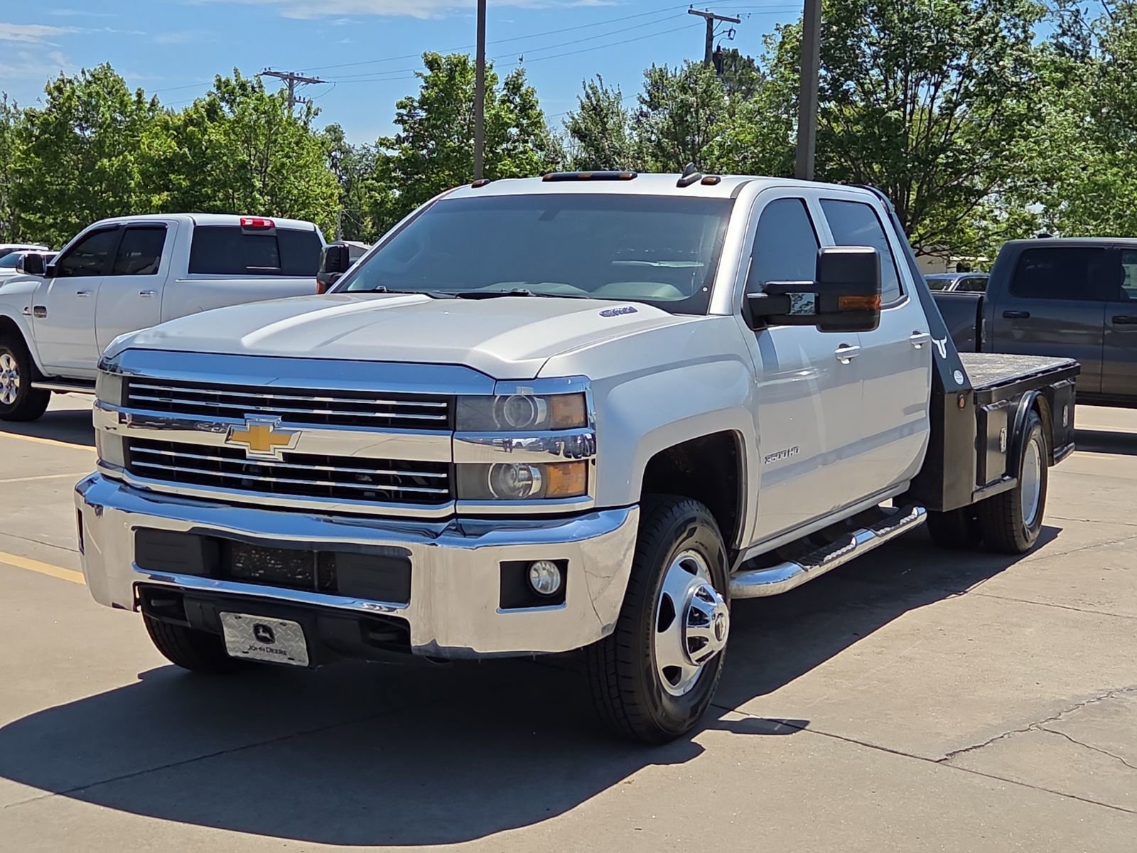 Used 2016 Chevrolet Silverado 3500 LT w/ LT Convenience Package AWD/4WD image 2
