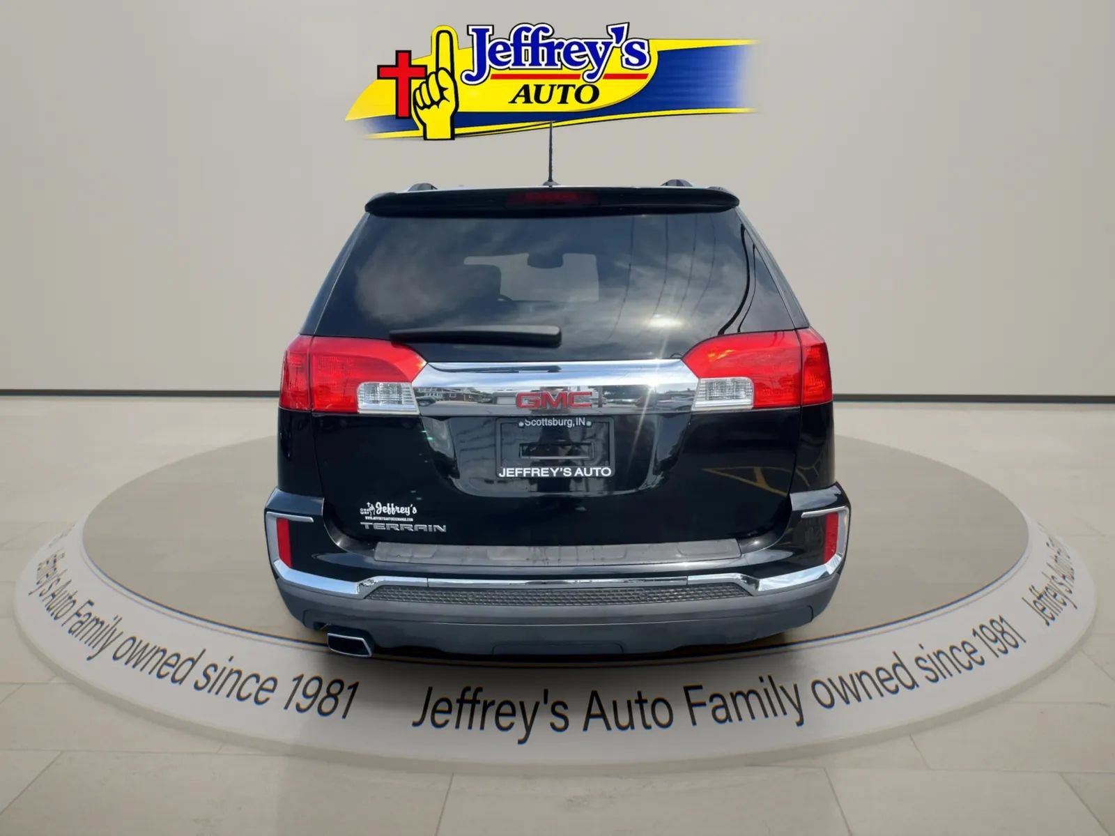 Used 2017 GMC Terrain SLT FWD image 2