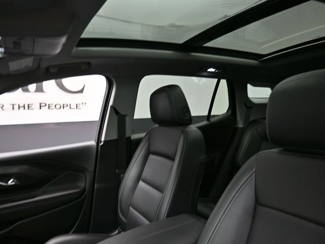 Used 2023 GMC Terrain SLT w/ Tech Package image 17