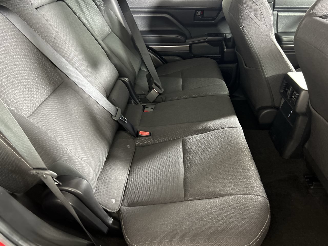 Used 2025 Toyota 4Runner SR5 AWD/4WD image 25