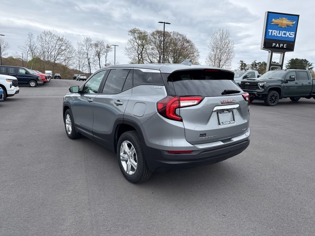 Used 2024 GMC Terrain SLE AWD/4WD image 6