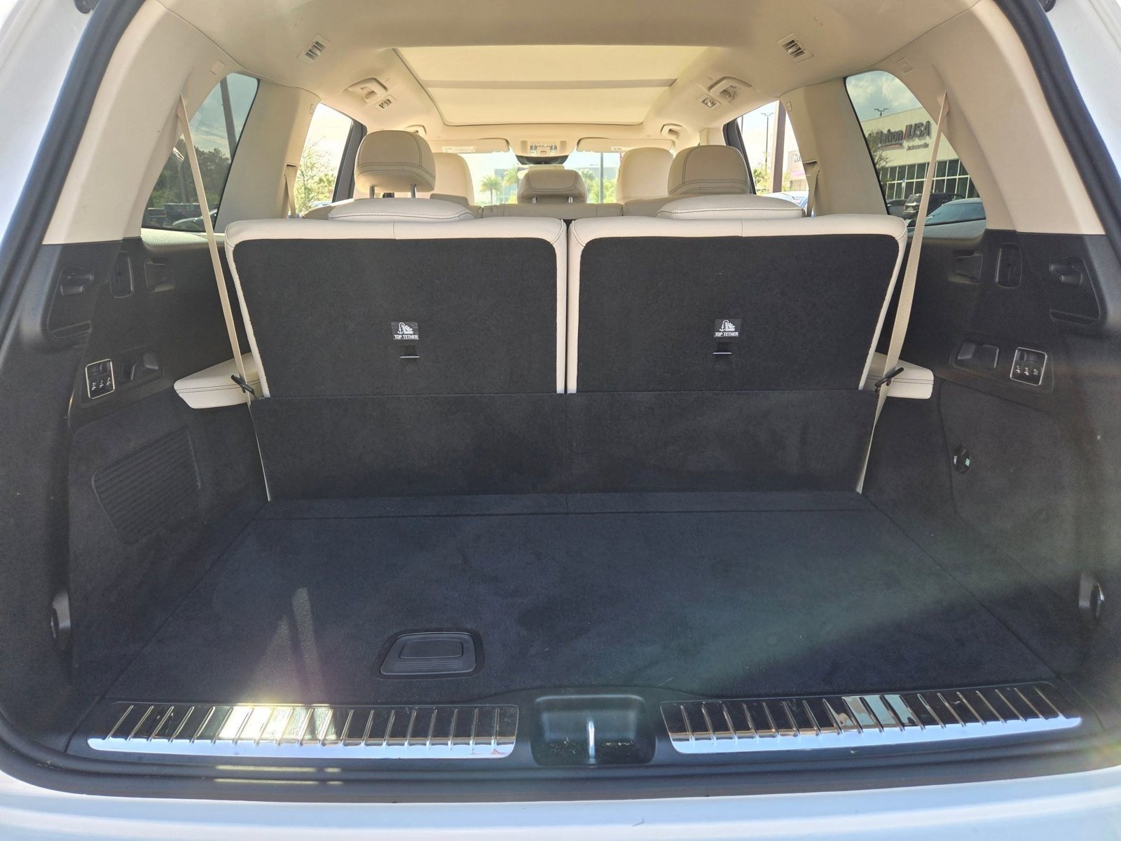 Used 2021 Mercedes-Benz GLS 450 4MATIC image 10