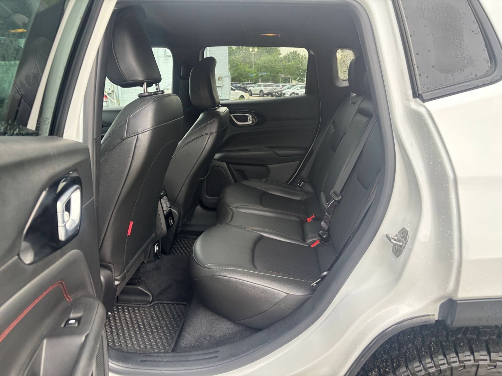 Used 2025 Jeep Compass Trailhawk AWD/4WD image 24