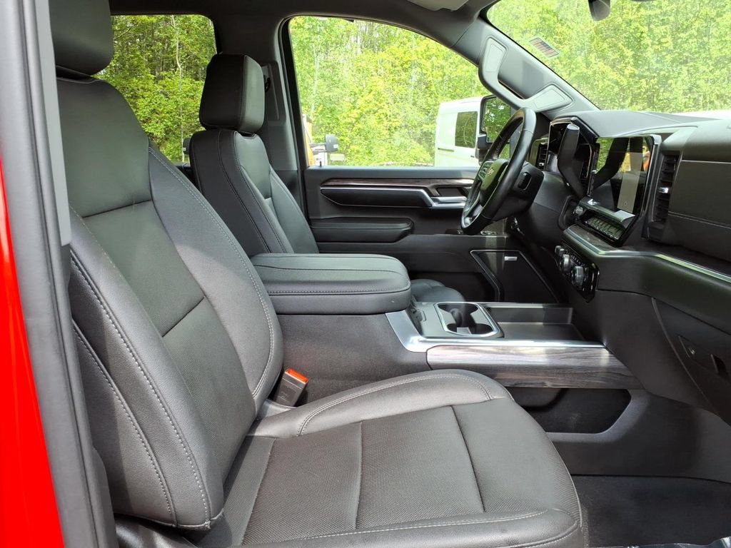 Used 2024 Chevrolet Silverado 2500 LTZ w/ LTZ Convenience Package AWD/4WD image 17
