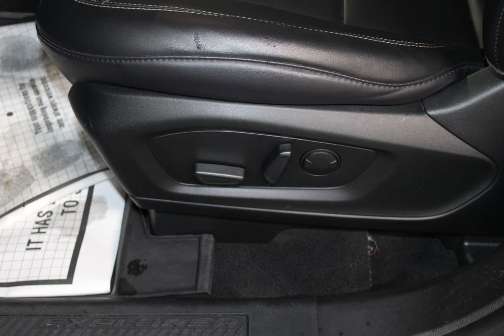 Used 2023 Ford Explorer XLT w/ Equipment Group 202A image 24