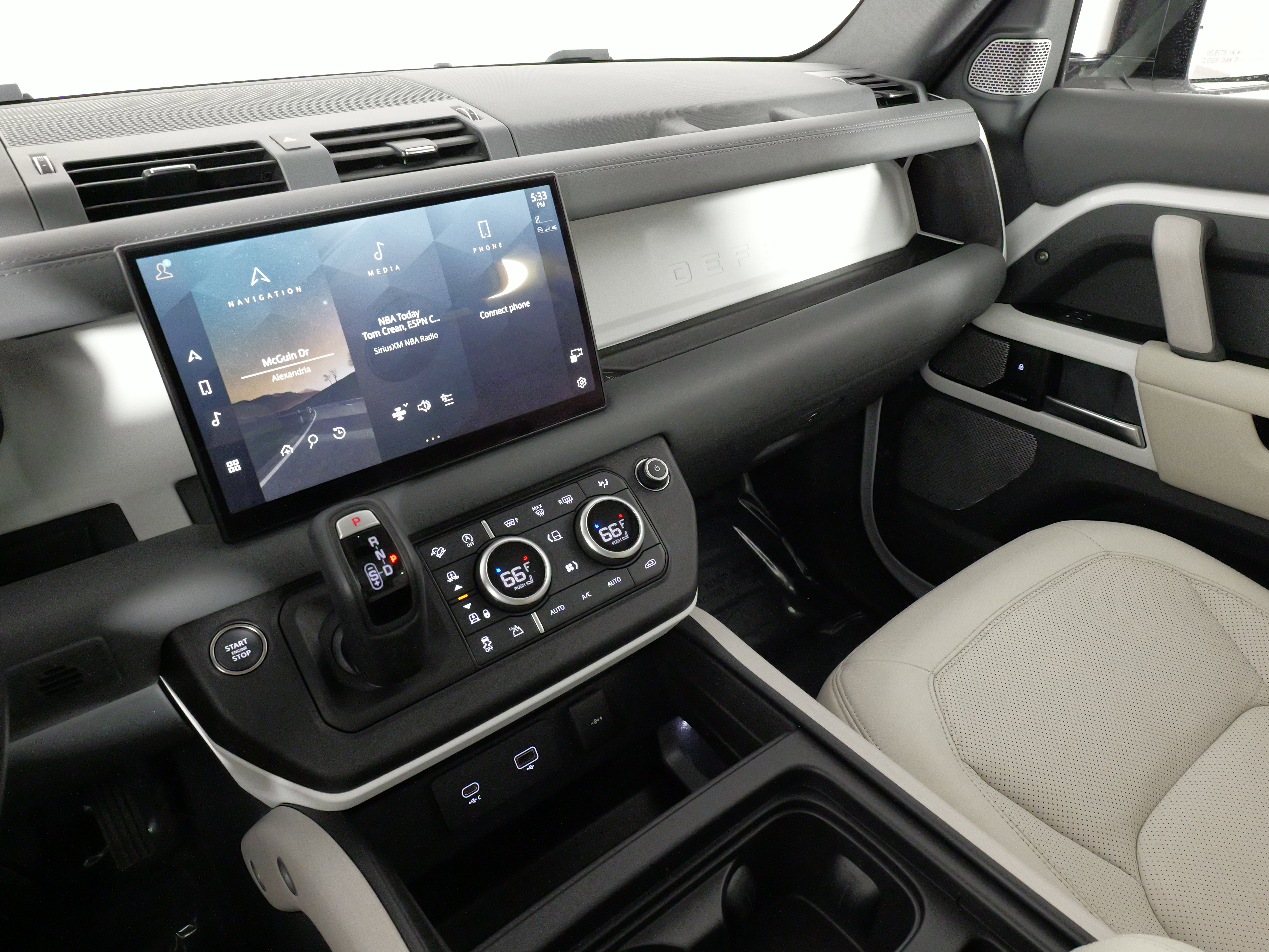 Used 2023 Land Rover Defender 130 S image 51