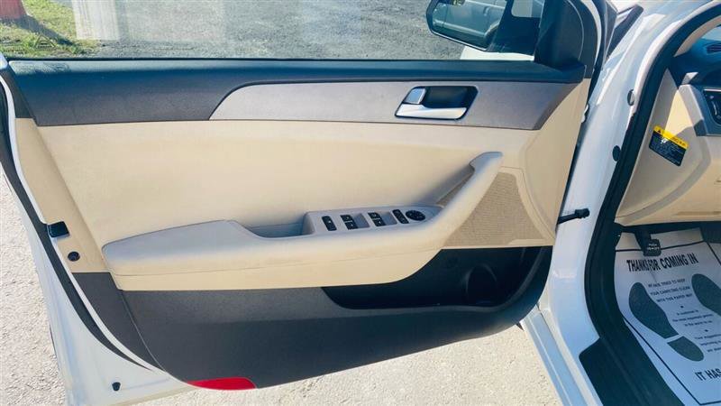 Used 2015 Hyundai Sonata SE image 10