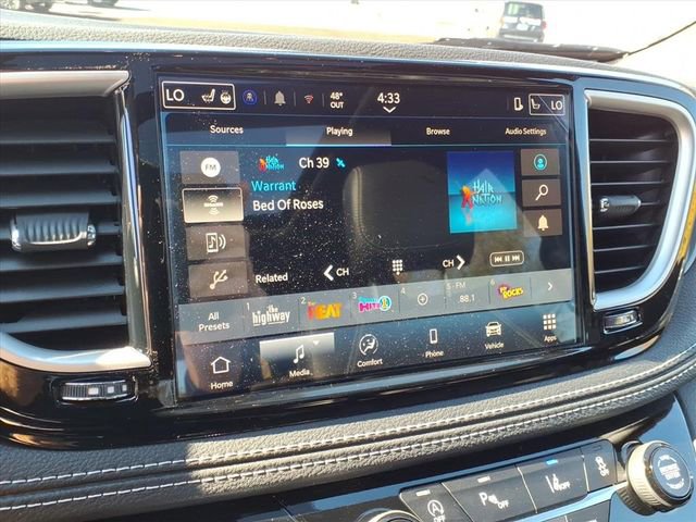 New 2026 Chrysler Pacifica Select AWD/4WD image 20