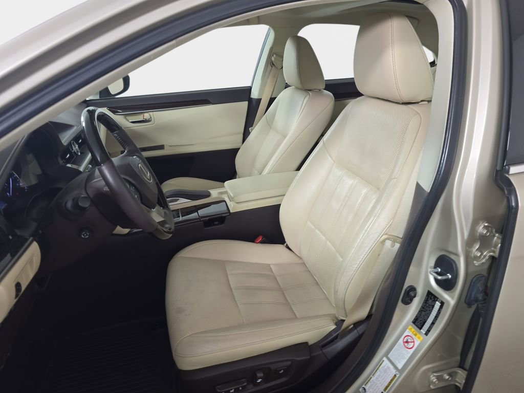 Used 2016 Lexus ES 350 w/ Luxury Package w/Wood Trim image 17