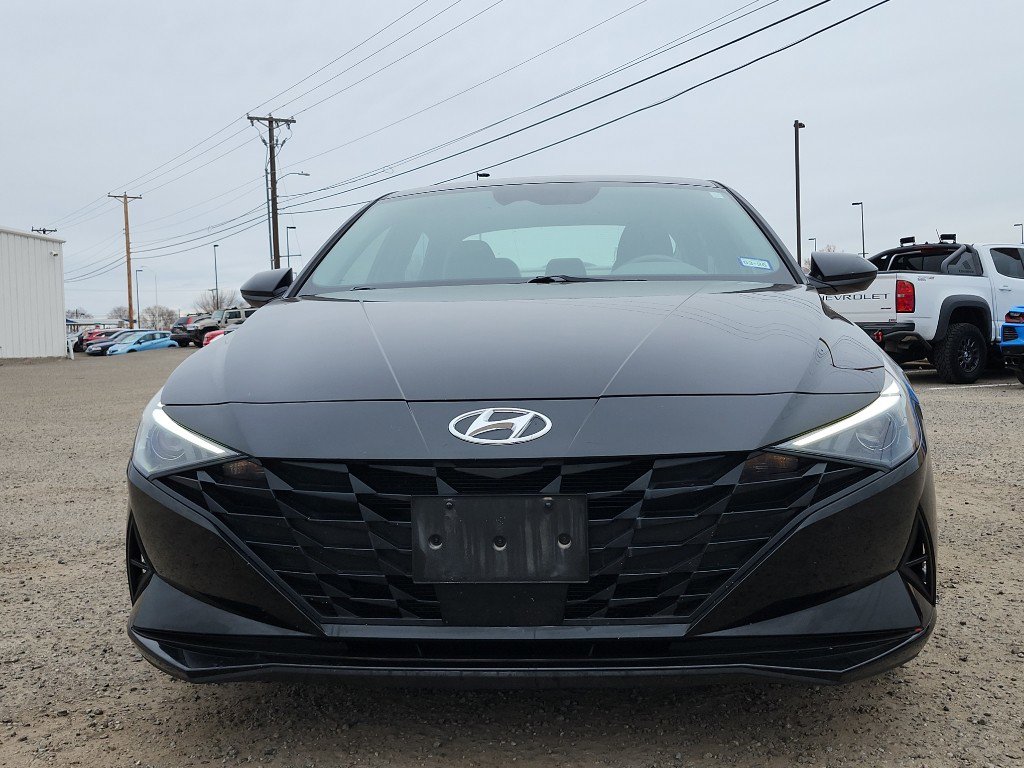Used 2023 Hyundai Elantra SEL w/ Convenience Package image 2