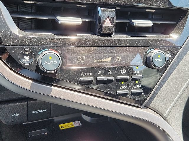 Used 2022 Toyota Camry XSE FWD image 16