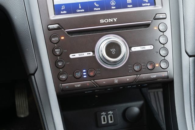 Used 2020 Ford Fusion Energi Titanium FWD image 33