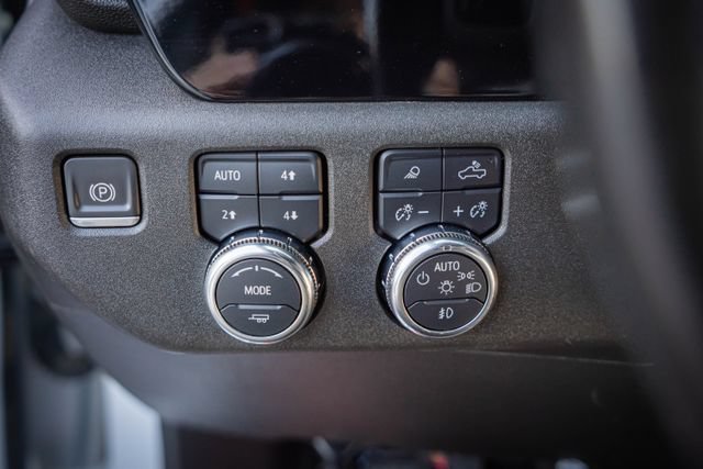 Used 2024 GMC Sierra 3500 SLT w/ SLT Convenience Package AWD/4WD image 23