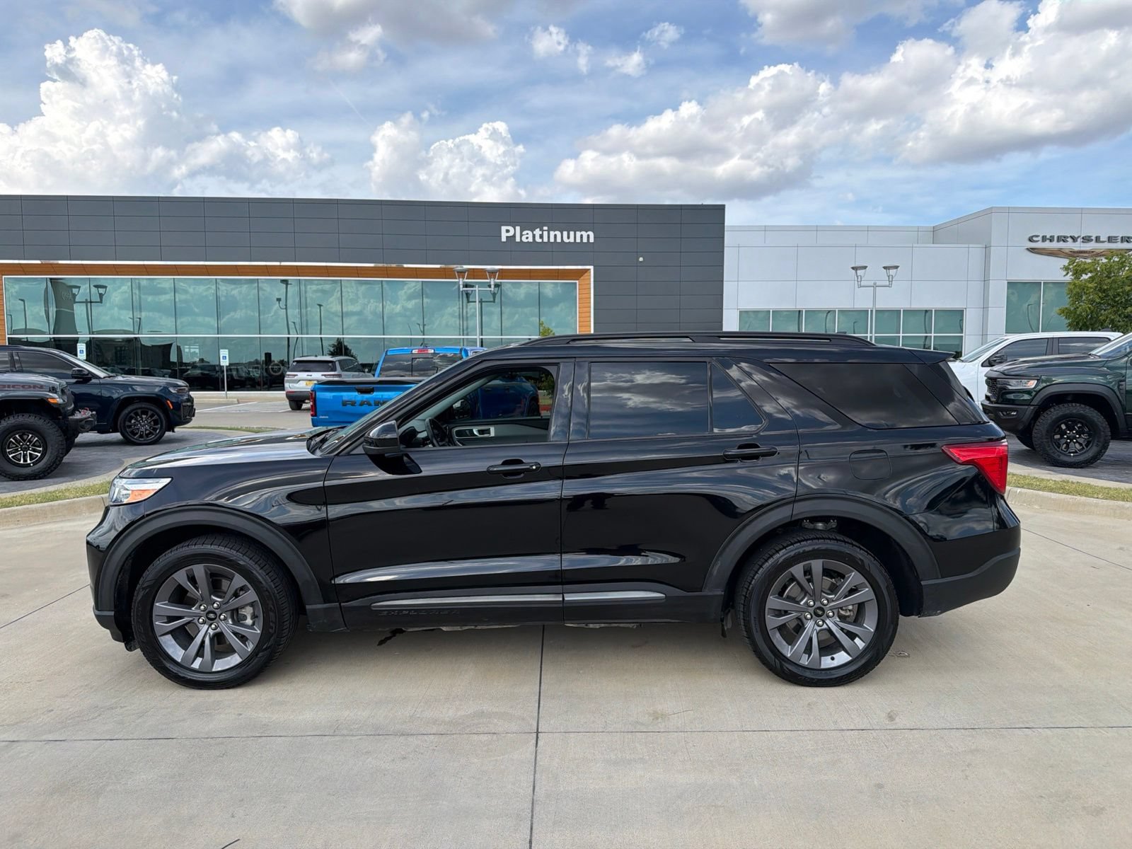 Used 2022 Ford Explorer XLT w/ Equipment Group 202A AWD/4WD video 2