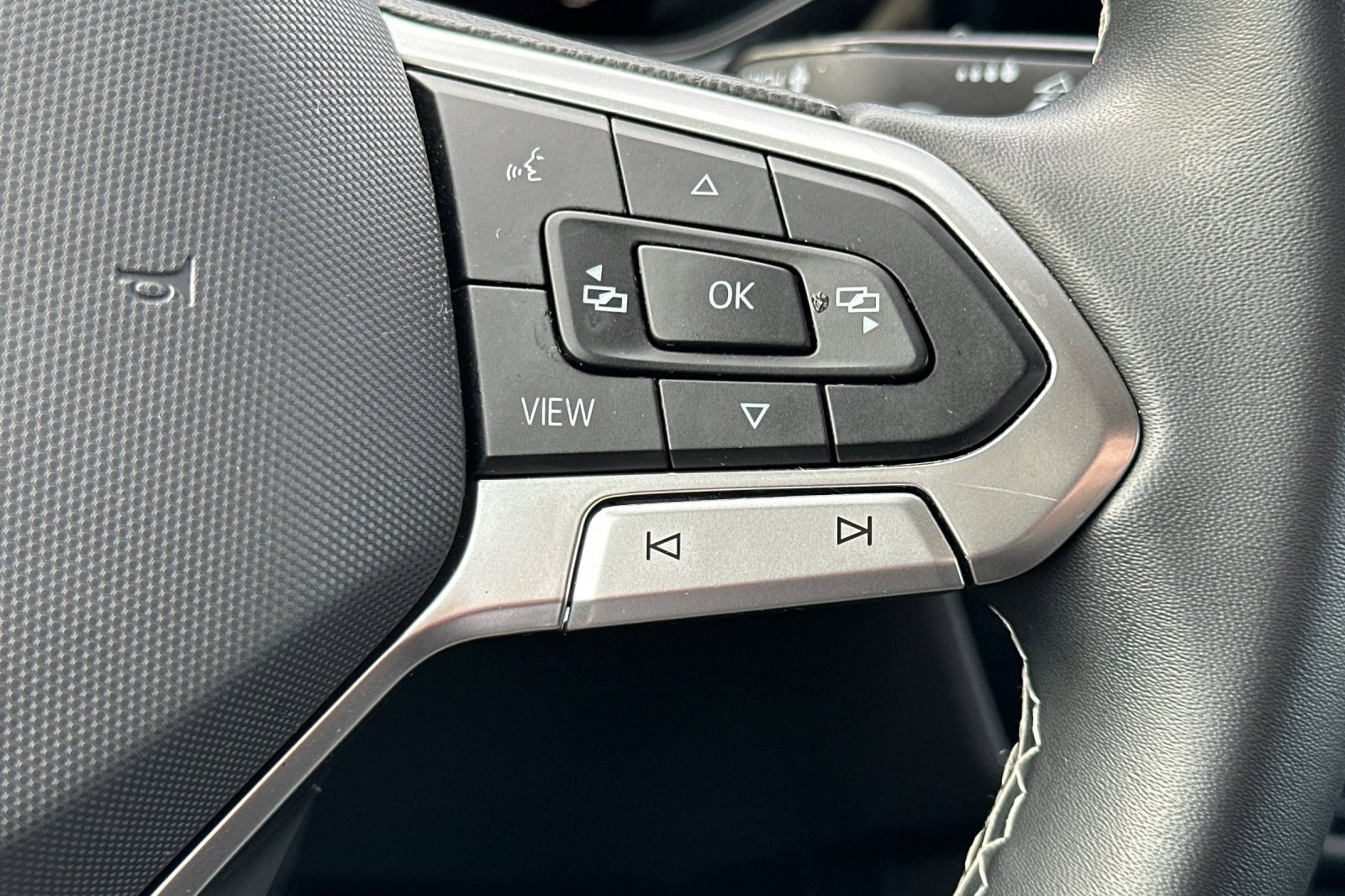 Used 2022 Volkswagen Taos SE image 27