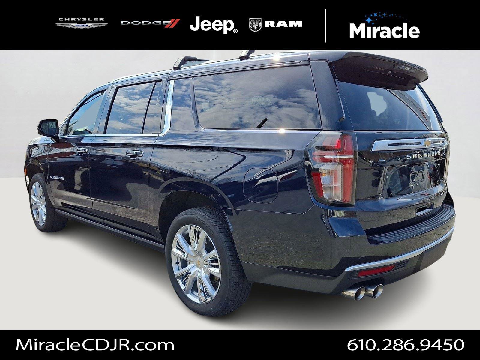 Used 2024 Chevrolet Suburban High Country w/ Advanced Technology Package AWD/4WD image 4