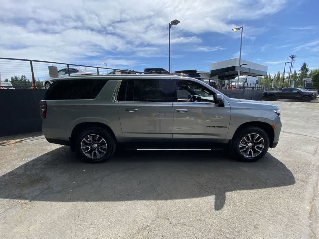 Used 2024 Chevrolet Suburban LT w/ LT Signature Package AWD/4WD image 7