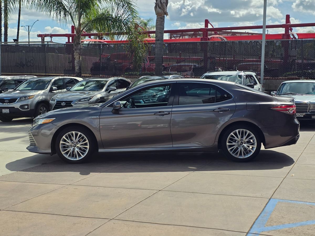 Used 2018 Toyota Camry XLE image 11