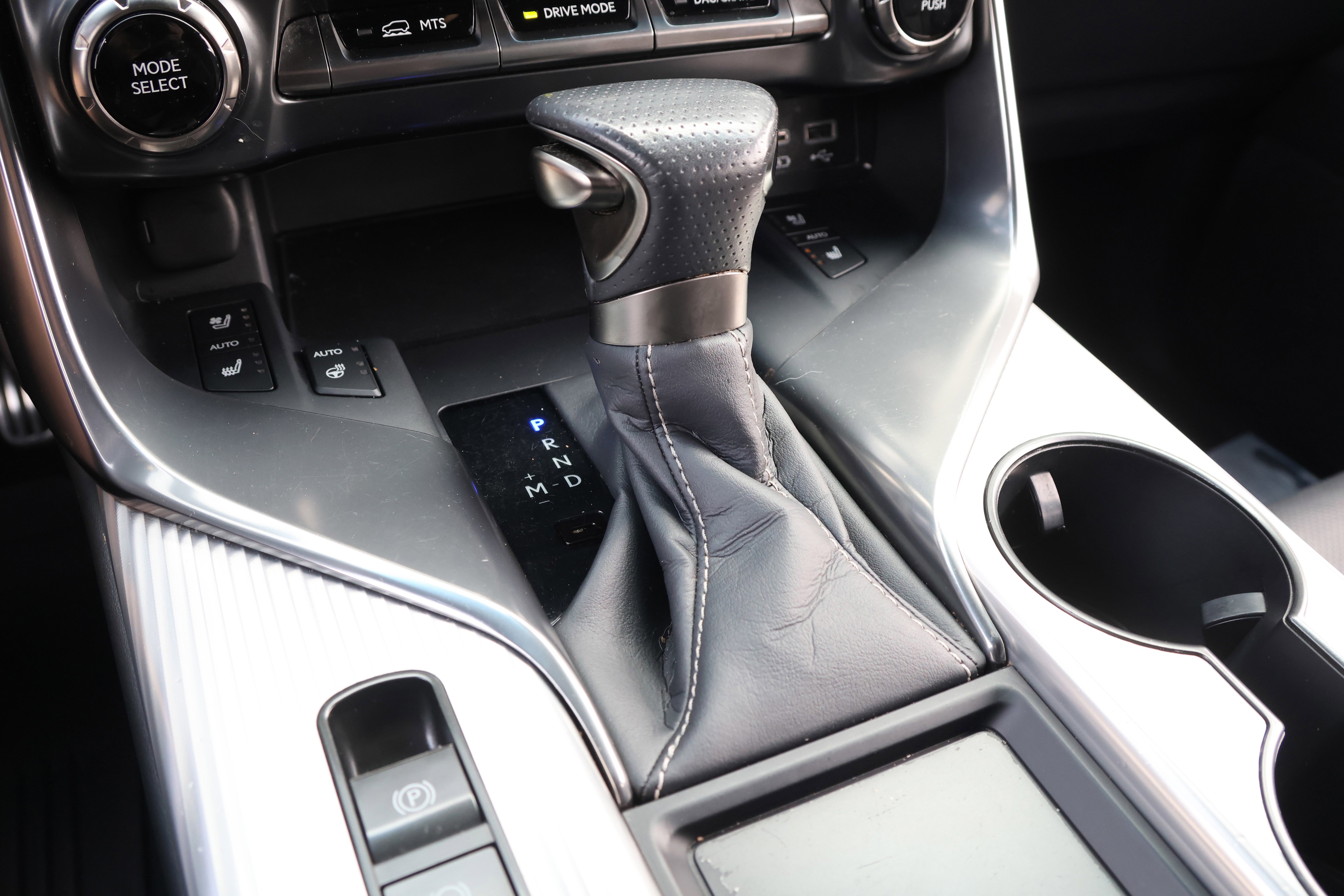 Used 2023 Lexus LX 600 F Sport image 31