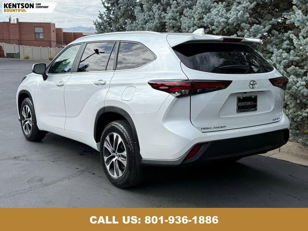 Used 2025 Toyota Highlander XLE image 6