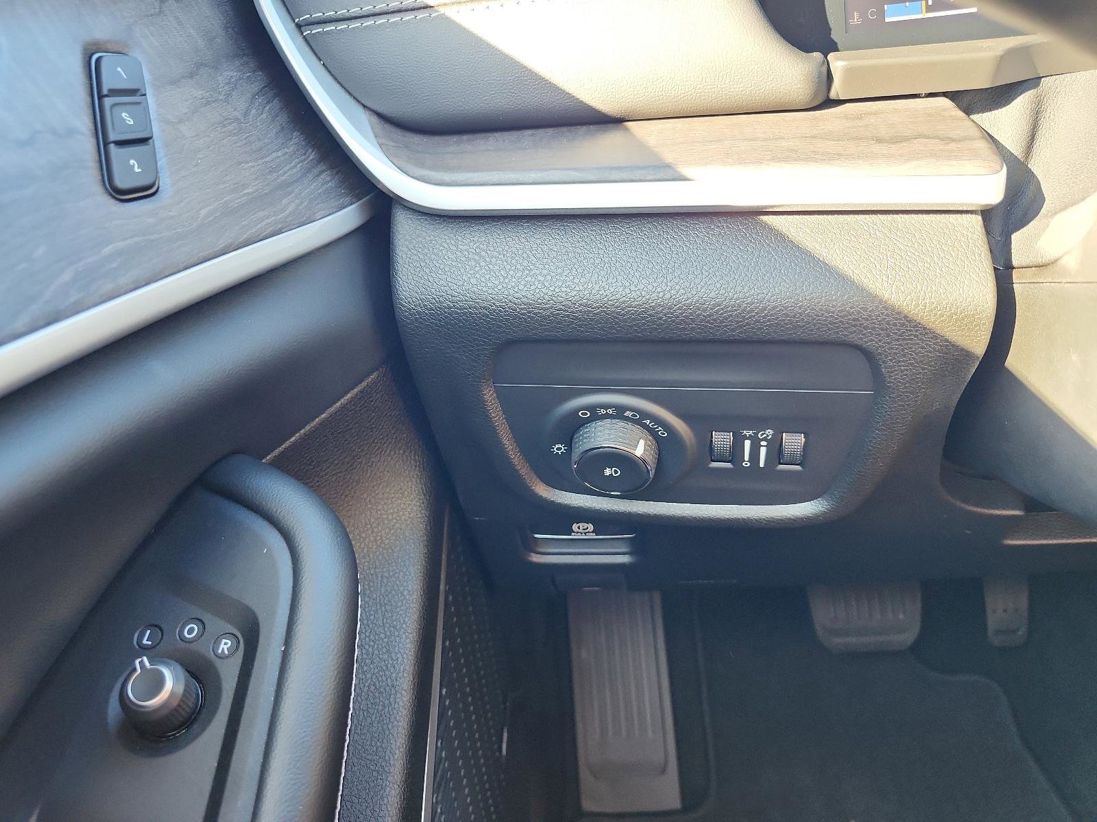 Used 2022 Jeep Grand Cherokee Limited w/ Trailer Tow Prep Group (B) image 22