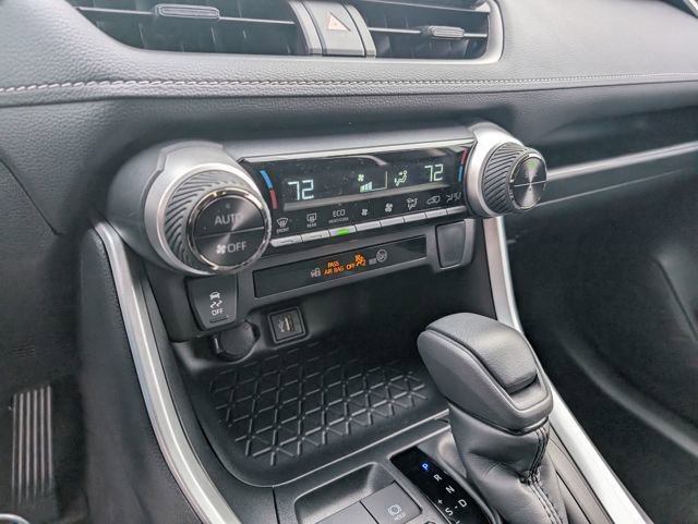 Used 2025 Toyota RAV4 LE image 22