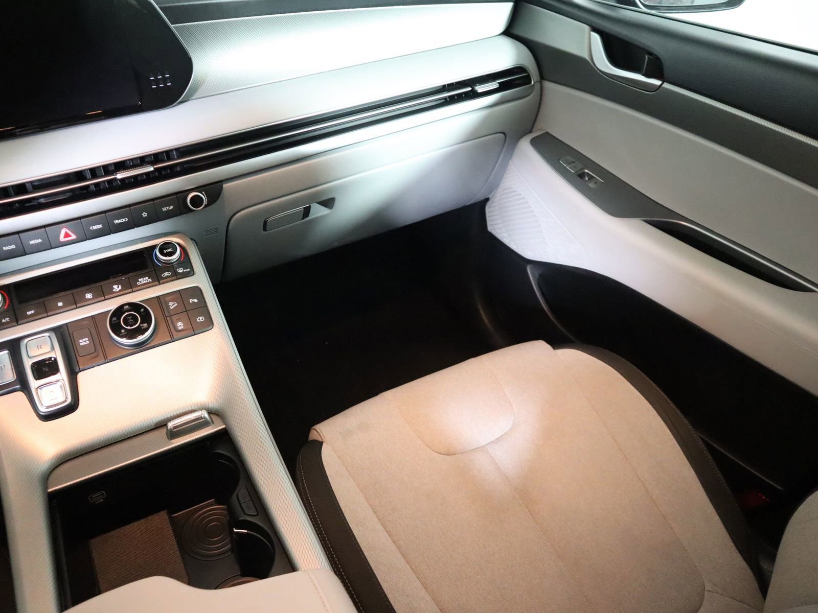 Used 2024 Hyundai Palisade SE image 35