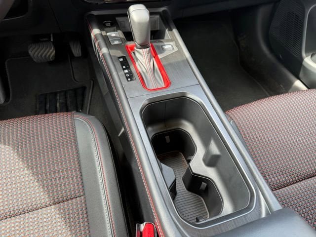 Used 2025 Nissan Kicks SR FWD image 16
